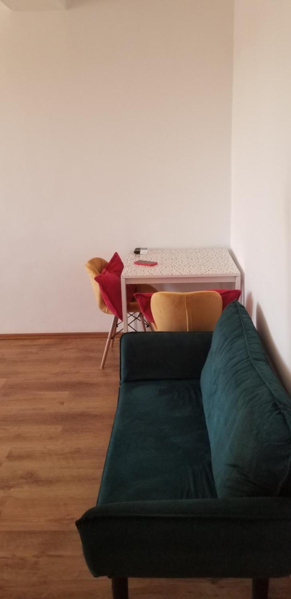 בוקרשט Private Room At Ceausescu'S Place In Old City Unirii Square מראה חיצוני תמונה
